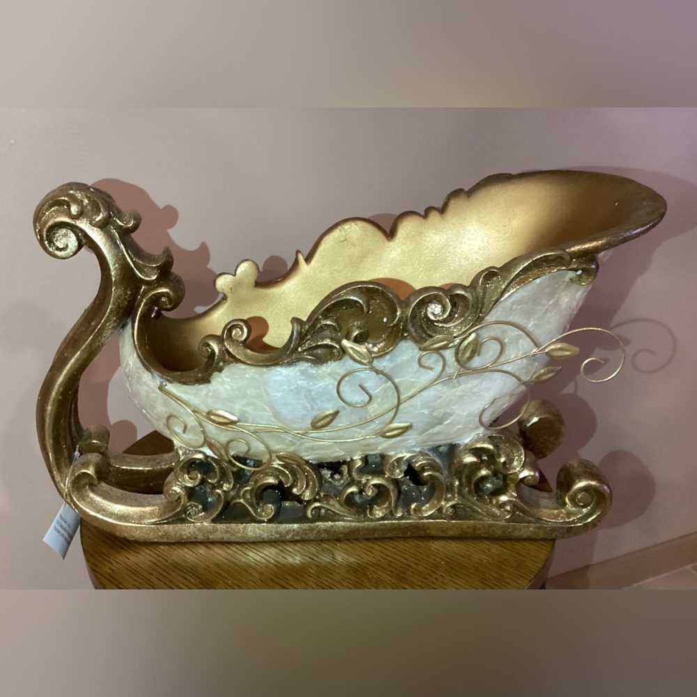 NWT Valerie Parr Hill Capiz & Gold Christmas Sleigh